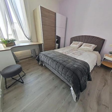 Logement Place D'Erlon Hypercentre Avec Balcon Daire Reims Dış mekan fotoğraf